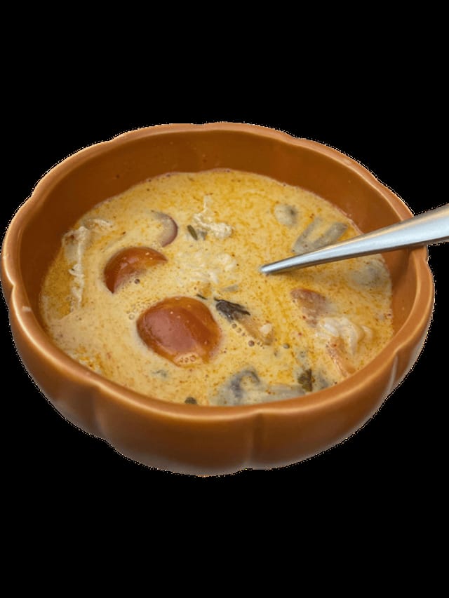 Tom Kha.